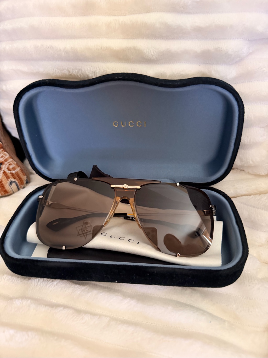 Gucci Silver/Brown Sunglasses. Unisex